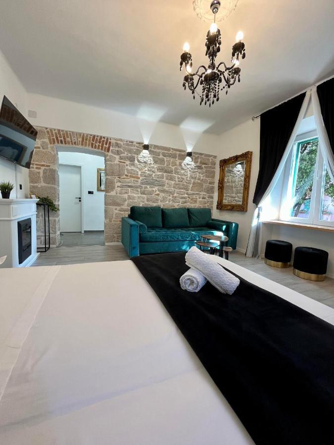 Luxury Heritage Apartment Zara Antica ภายนอก รูปภาพ